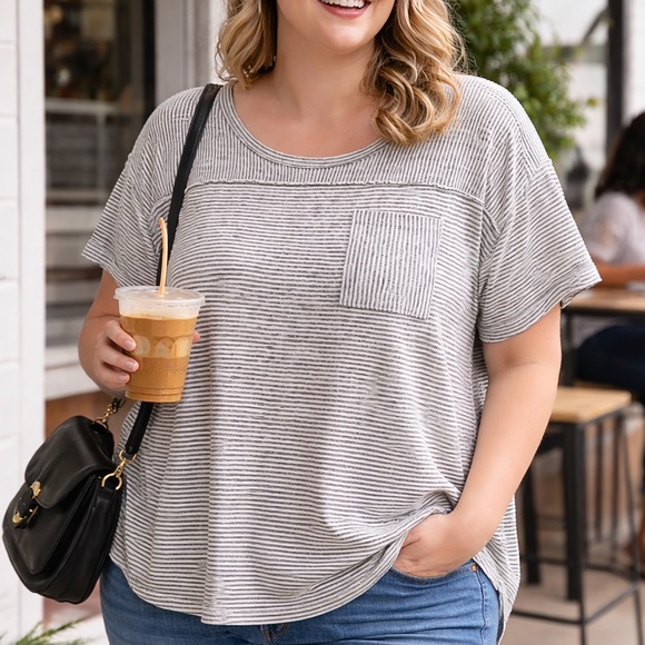 Lane Bryant Striped Pocket Tee Size 26/28 Black White Short Sleeve Top - Picture 2 of 10